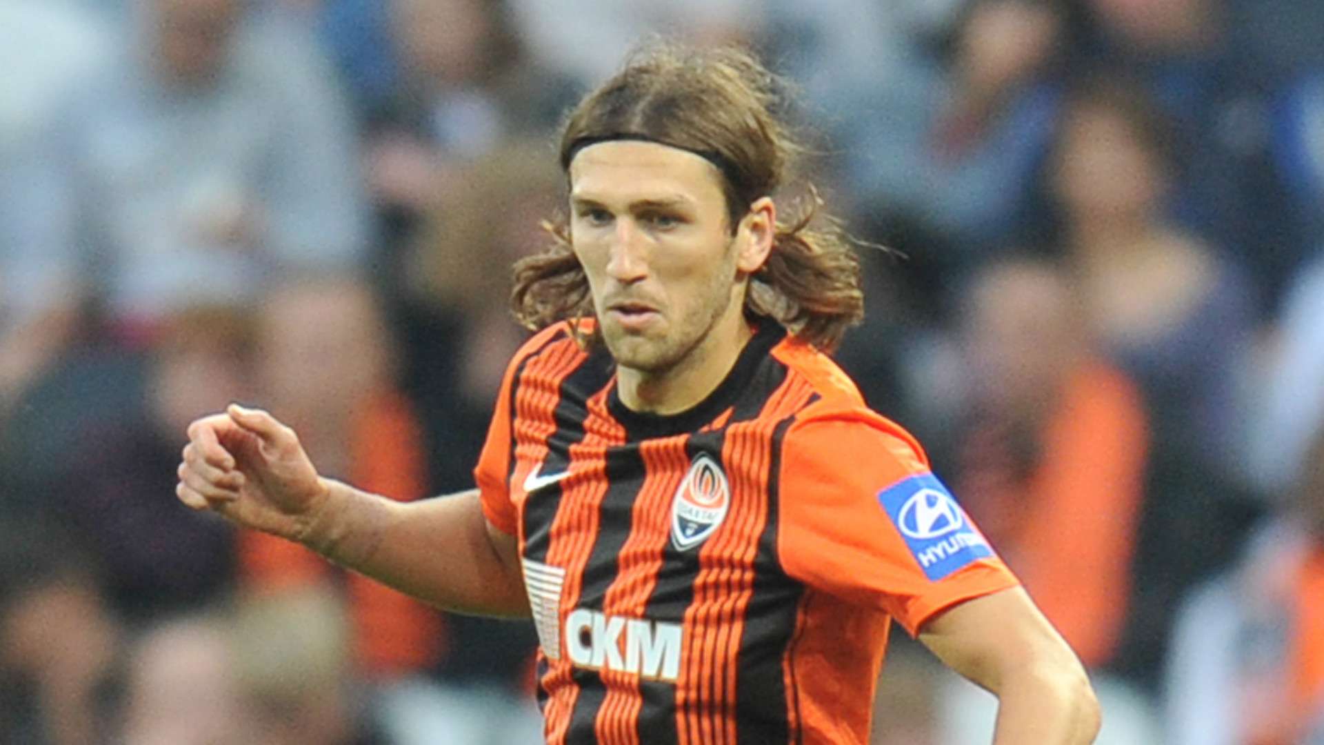 马内利雅德胜利首秀替补登场未能进球展现潜力